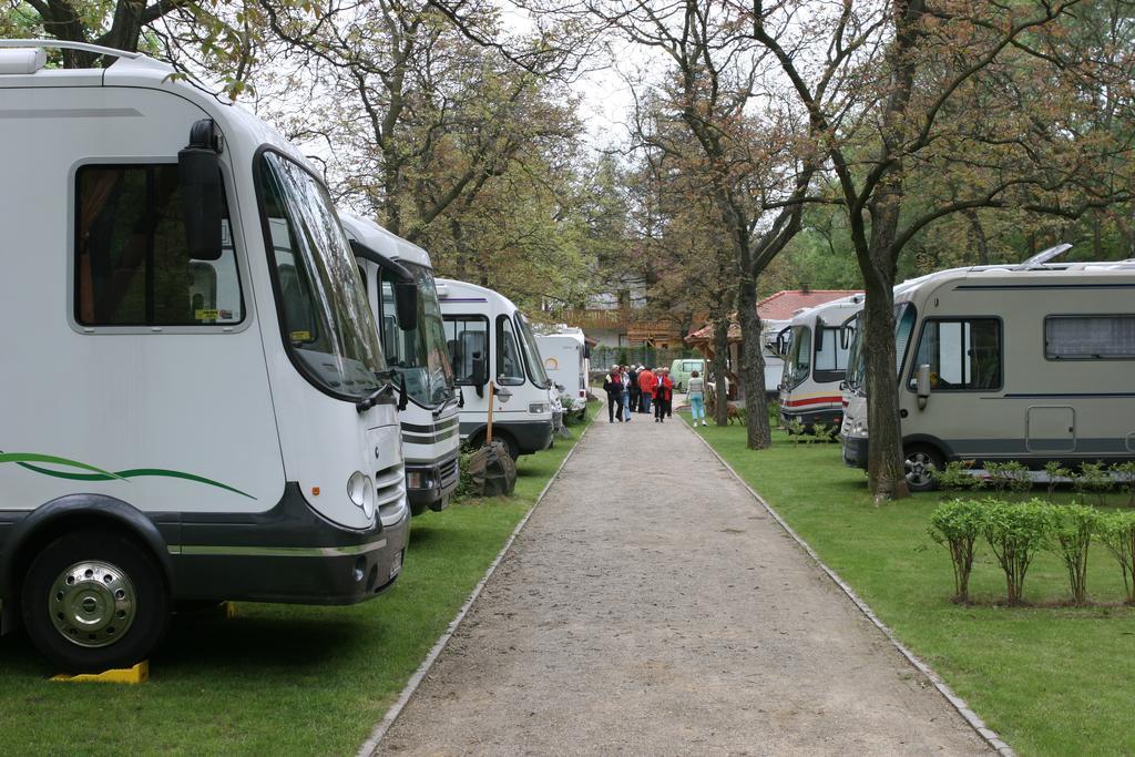 Oeko-Park Panzio, Kemping Es Rendezvenykoezpont Szarvaskő Екстериор снимка