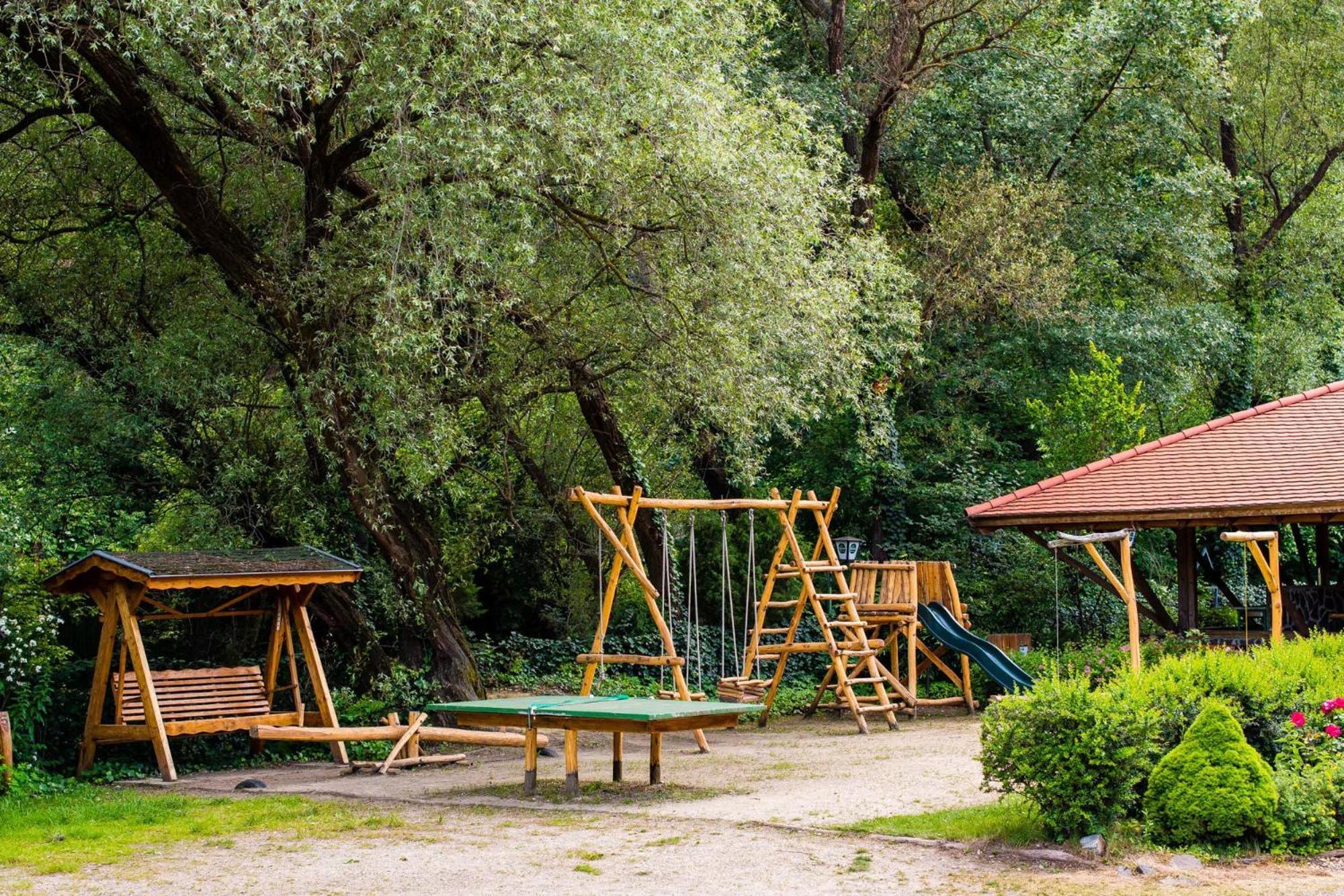 Oeko-Park Panzio, Kemping Es Rendezvenykoezpont Szarvaskő Екстериор снимка